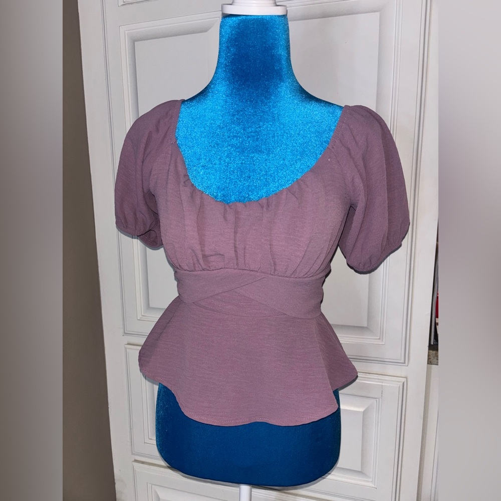 Altar'd State Mauve Scoop Neck Puff Sleeve Peplum Top